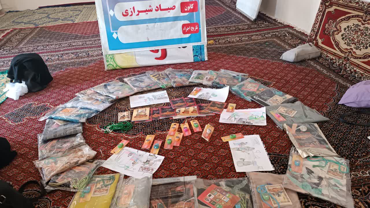 از خدمت بچههاي مسجد کانون شهيد صياد شيرازي شهرستان نقده به زائران تا اجراي گروه سرود و نمايش تراژدي در موکب قرارگاه امام جعفر صادق (ع)