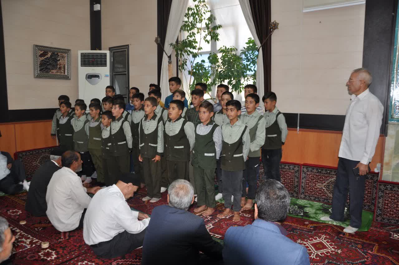 پاسخ بچه هاي مسجد به هتک حرمت به قرآن در سوئد