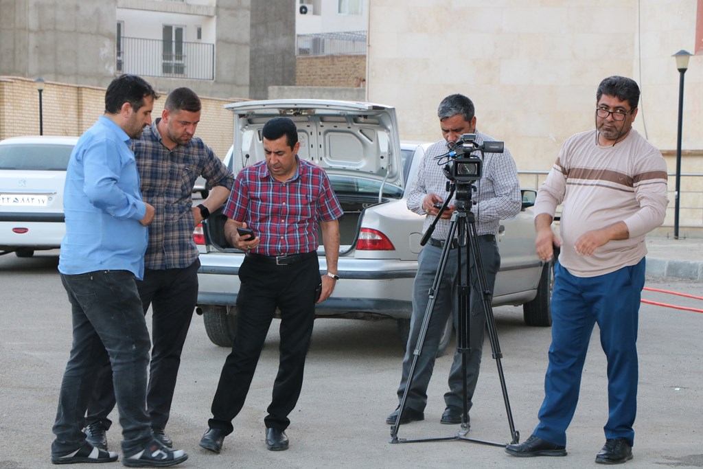 توزيع غذاي نذري به همت بچه هاي مسجد