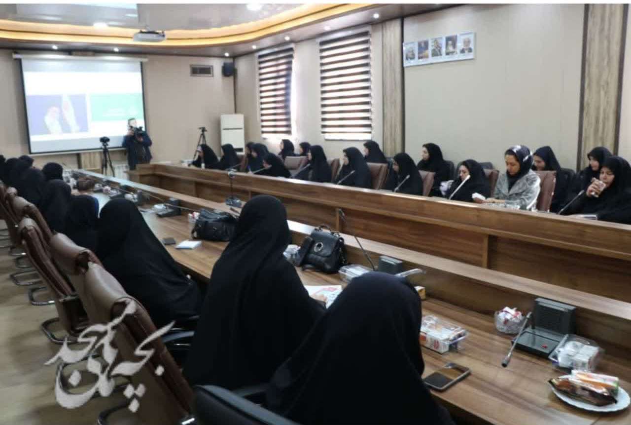 همايش آموزشي مديران کانون‌هاي تخصصي خواهران در آذربايجان غربي برگزار شد