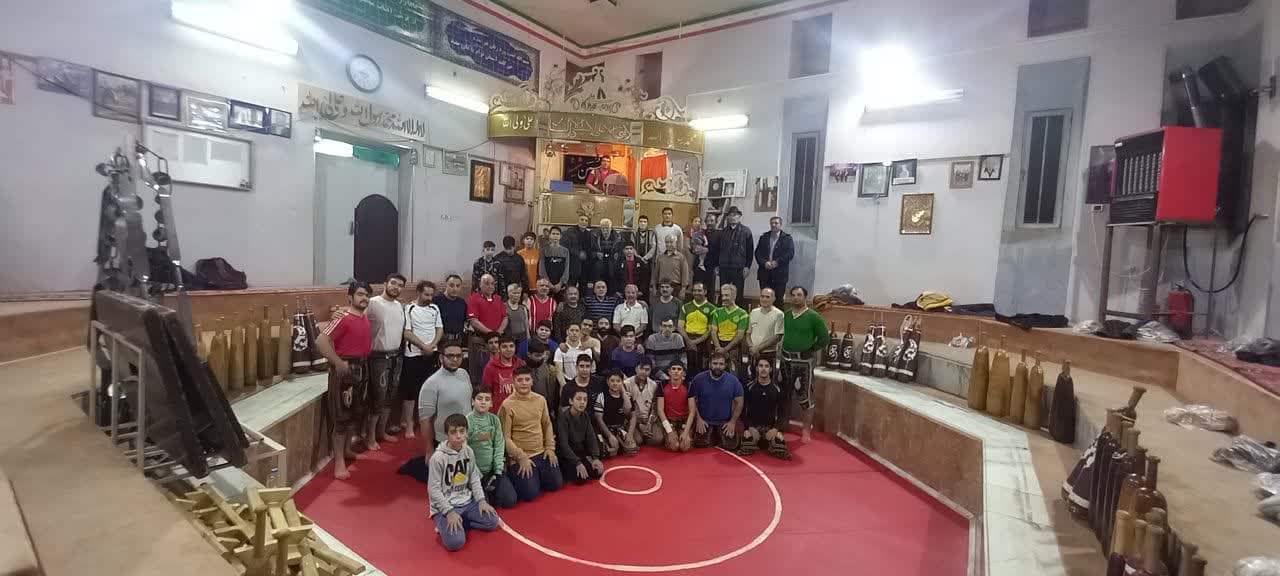 بچه‌هاي مسجد با حضور در زورخانه «تختي» اروميه با آداب و رسوم ورزش پهلواني آشنا شدند